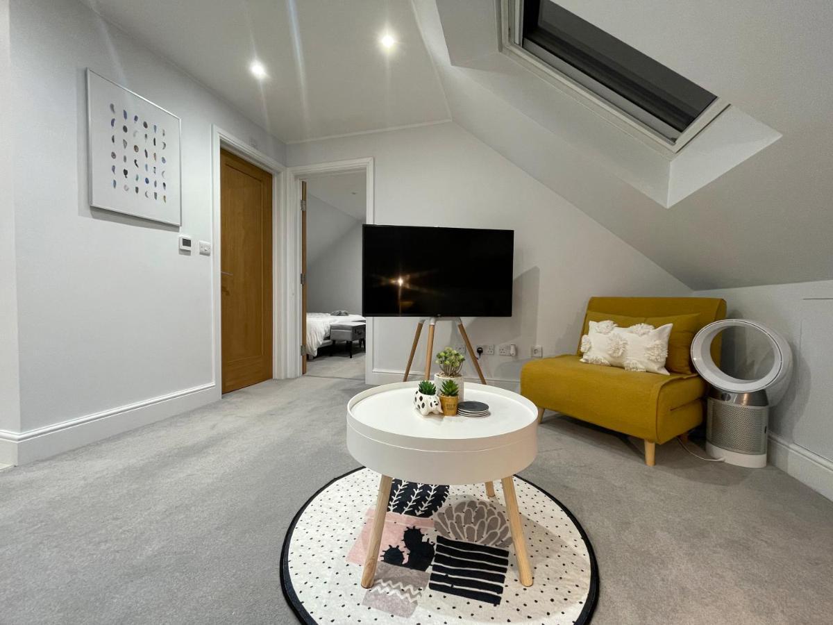 Unique Luxury Detached Apartment In Windsor That Sleeps 4 Dış mekan fotoğraf