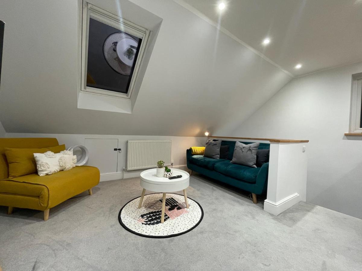 Unique Luxury Detached Apartment In Windsor That Sleeps 4 Dış mekan fotoğraf